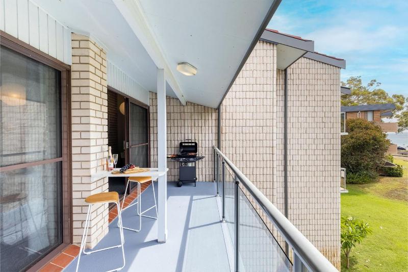 Villa Ellisa 5 10 Columbia Cl stunning unit with stunning views - image 21