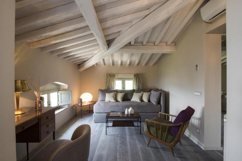 Luxury Triple Room image 1