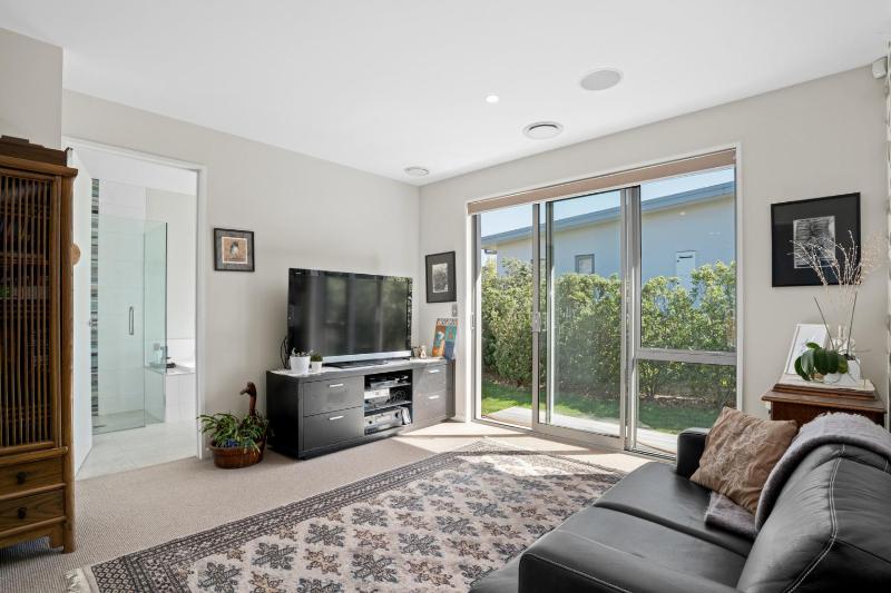 Lake Vista Retreat - Wanaka Holiday Home - image 20