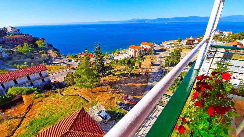 Deluxe Single Room with Sea View image 4