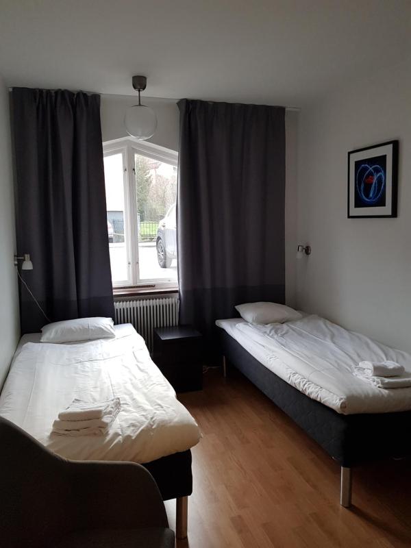 Double or Twin Room with Shared Bathroom image 4