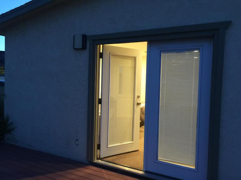 Studio with Balcony image 2