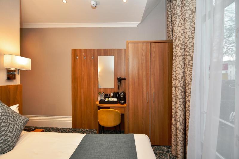 Deluxe Double Room image 4