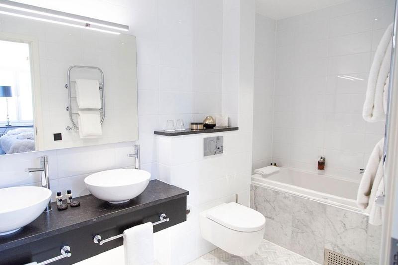 Suite with Balcony image 4