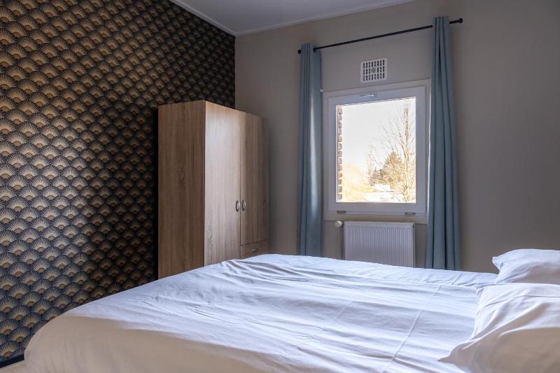 Five-Bedroom House image 3