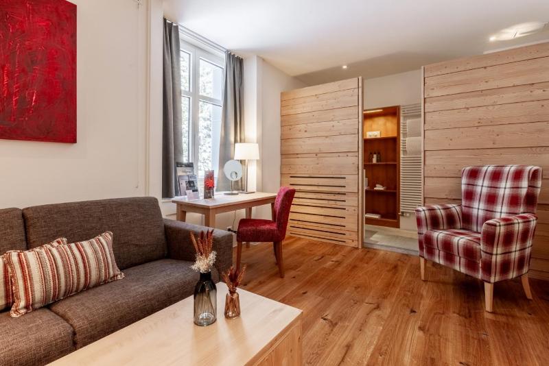 Junior Suite with Balcony image 4