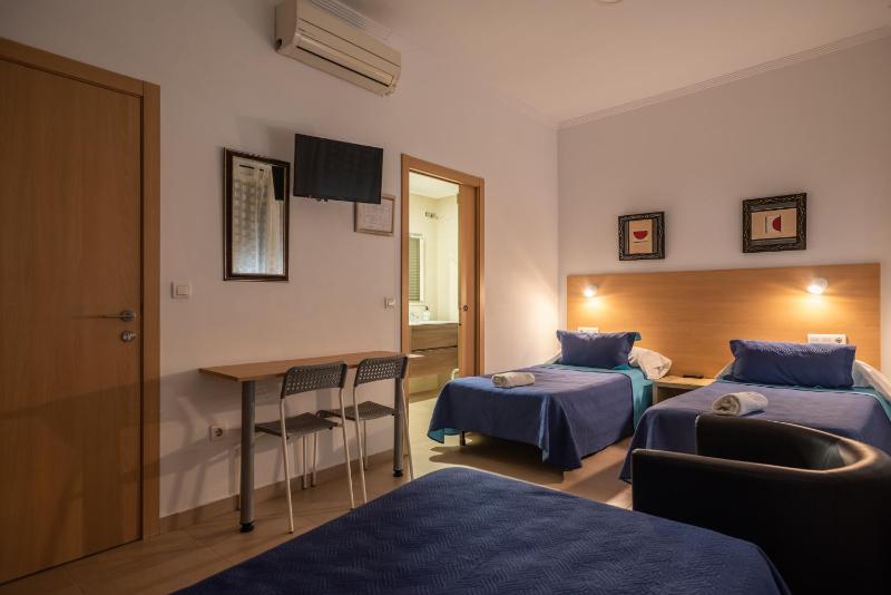 Triple Room (3 Adults) image 1