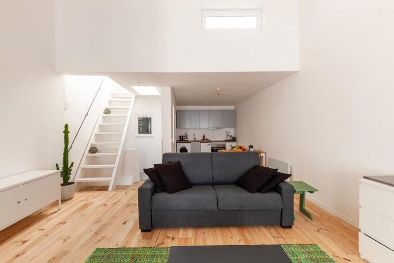 One-Bedroom Apartment image 3