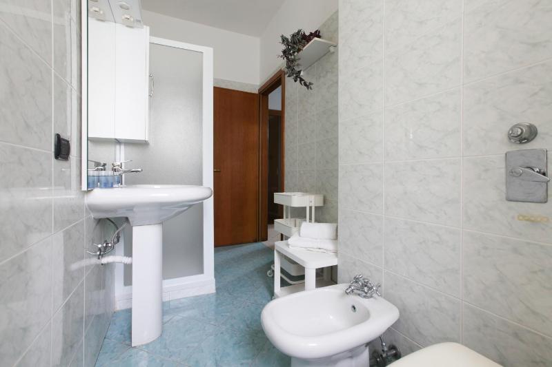 One-Bedroom Apartment image 3