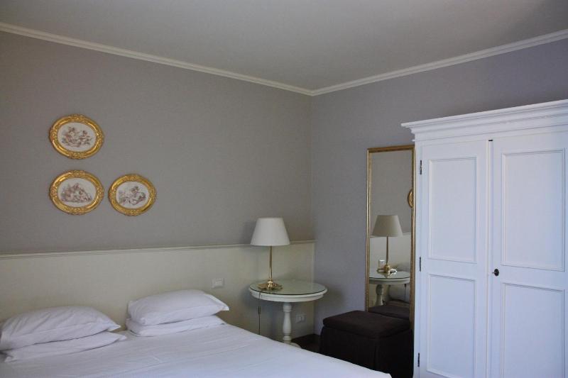 Superior Double Room image 4