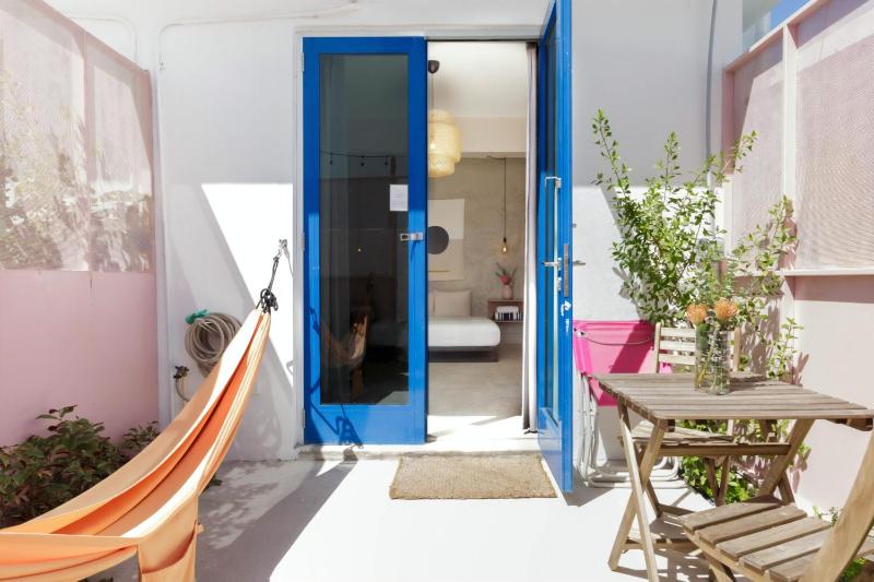 Studio Apartment image 1