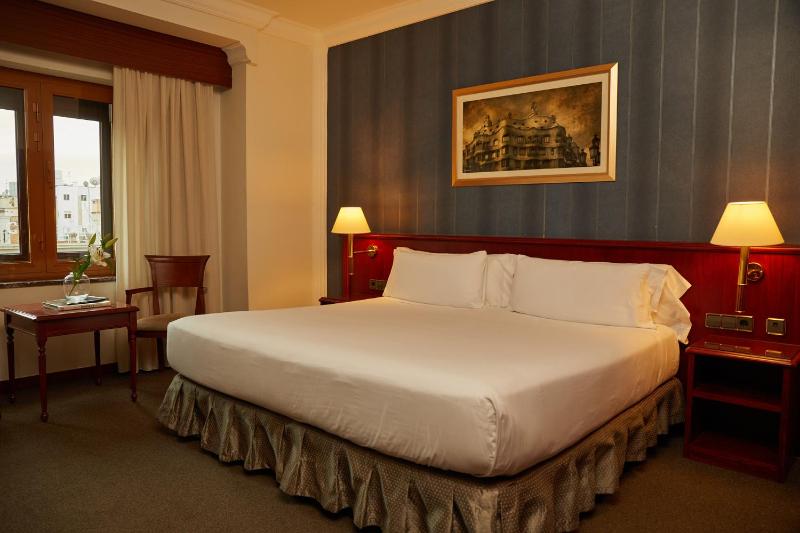 Double Room (1-2 Adults) image 4