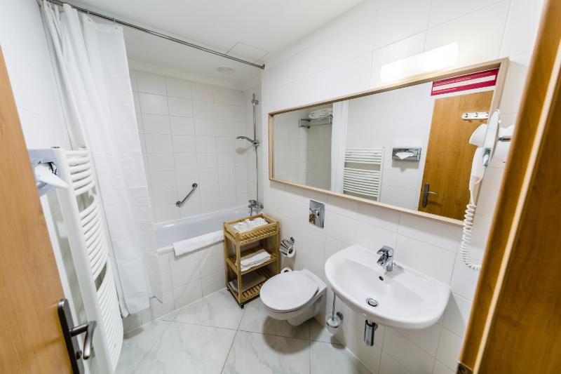 Double or Twin Room with City View image 1