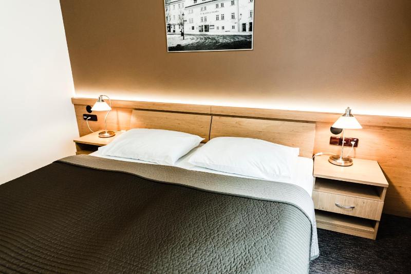 Double or Twin Room with City View image 4