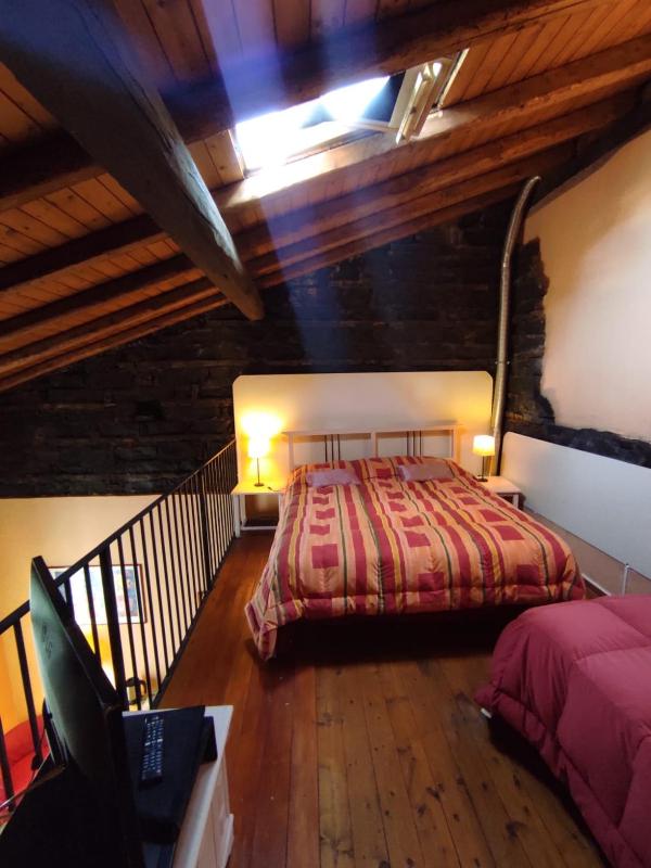 Quadruple Room with Balcony image 3