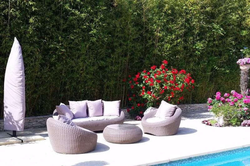 Studio dans villa de charme piscine proche plage - image 19