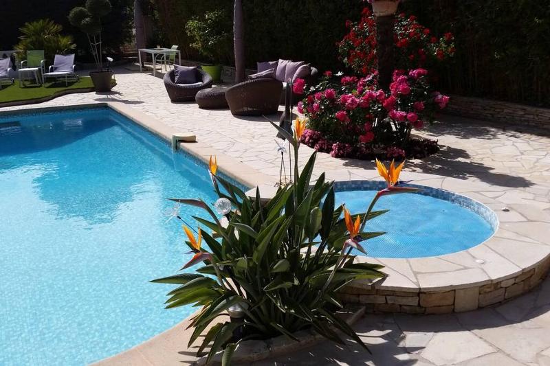 Studio dans villa de charme piscine proche plage - image 12