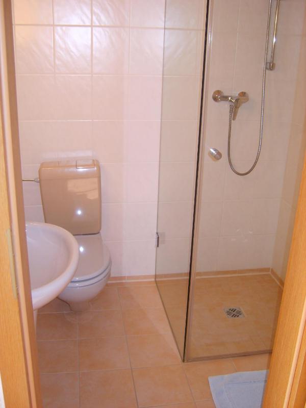 Double Room image 3