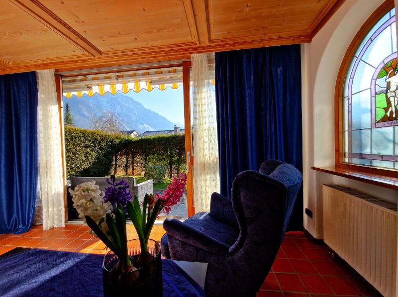 Suite with Garden View image 3