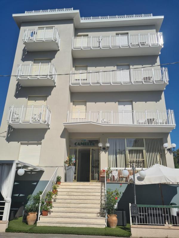 Hotel Camelia - image 1