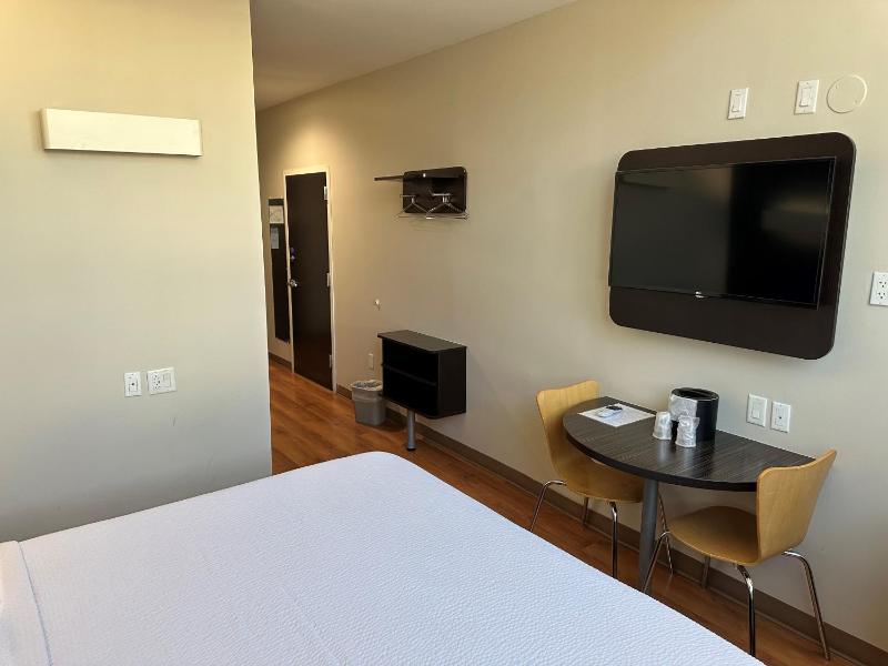 King Room image 3