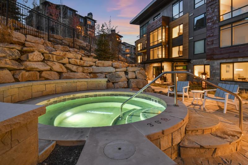 Luxury 2 BR in Canyons Village - Walk to Slopes - image 15