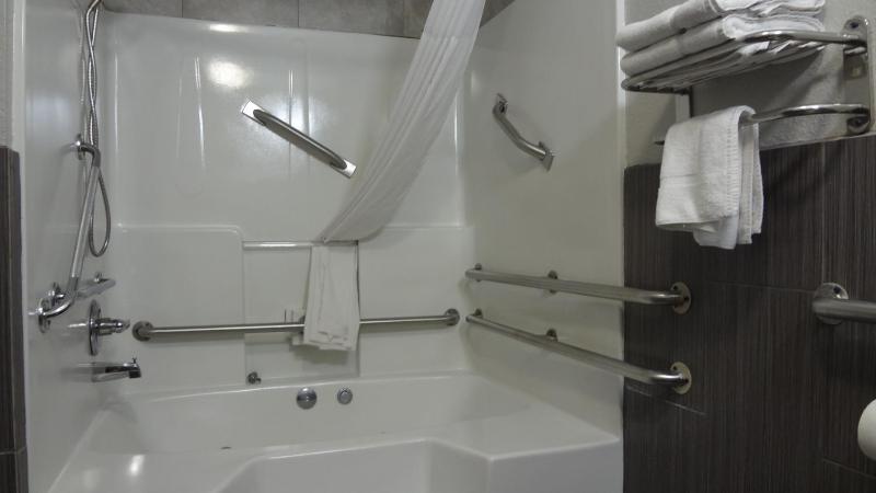King Room - Disability Access/Non-Smoking image 2