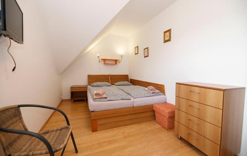 Family Suite (5 Adults) image 3
