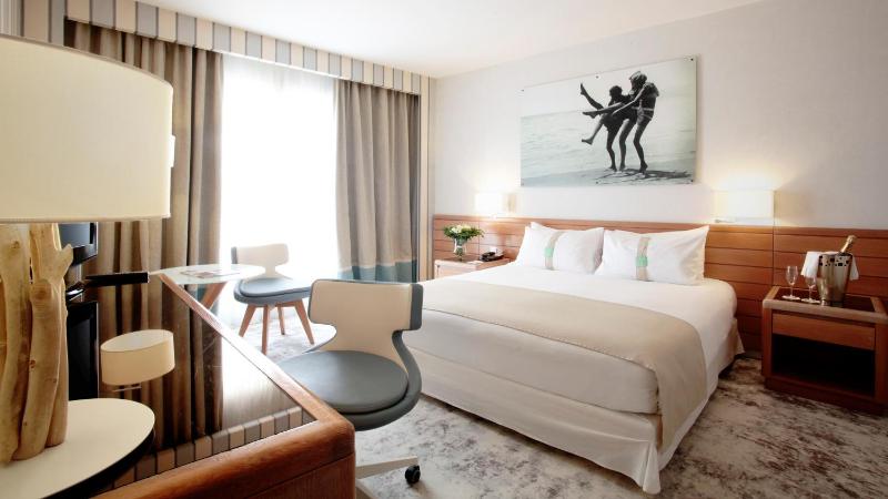 Premium Double Room with Balcony and Garden View image 3