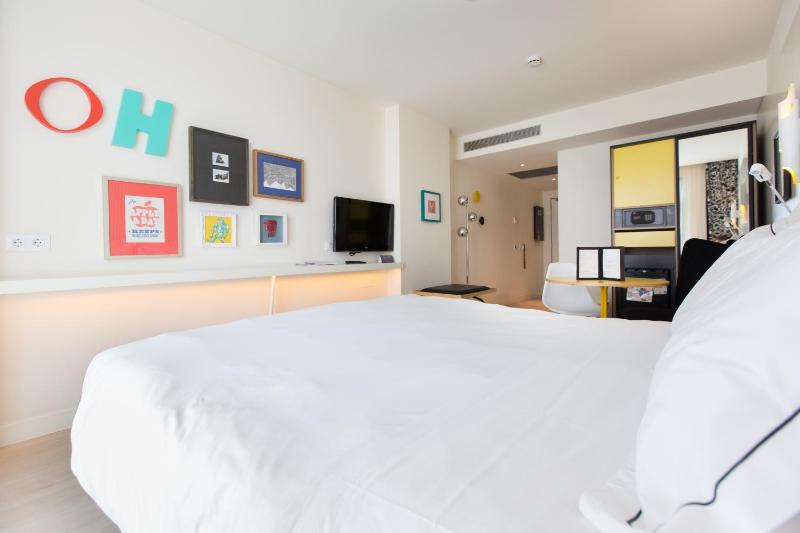 Double or Twin Room with Extra Bed image 3