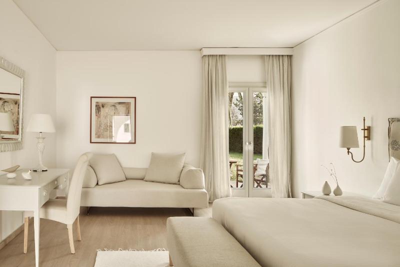 Deluxe Room image 1