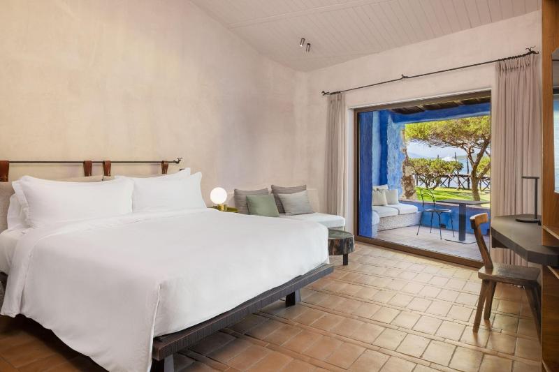 Design Deluxe Room, Garden View with Garden access, terrace, original wing image 1