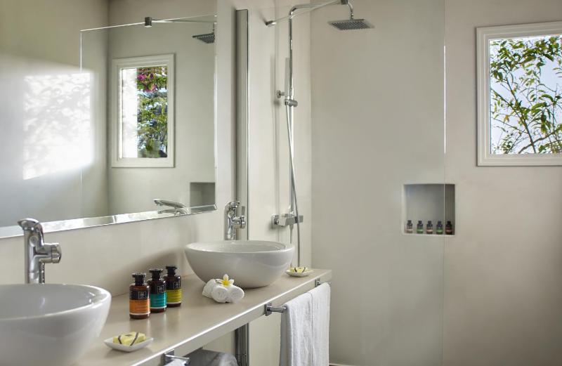 Yria Residence image 4