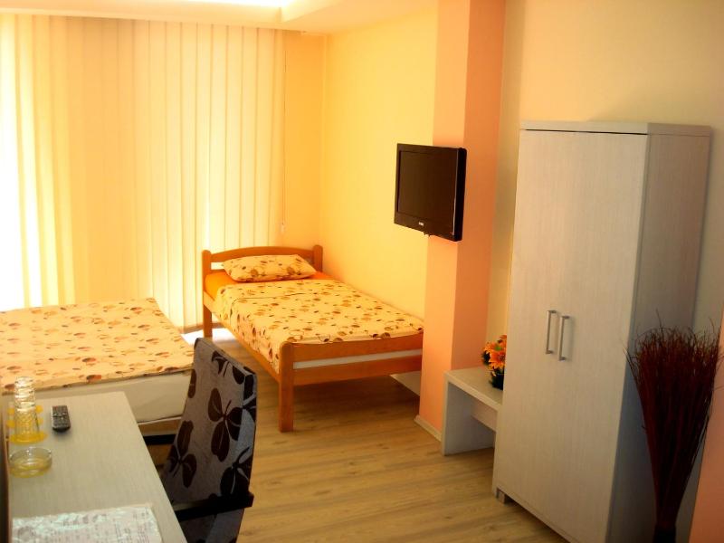 Quadruple Room image 3