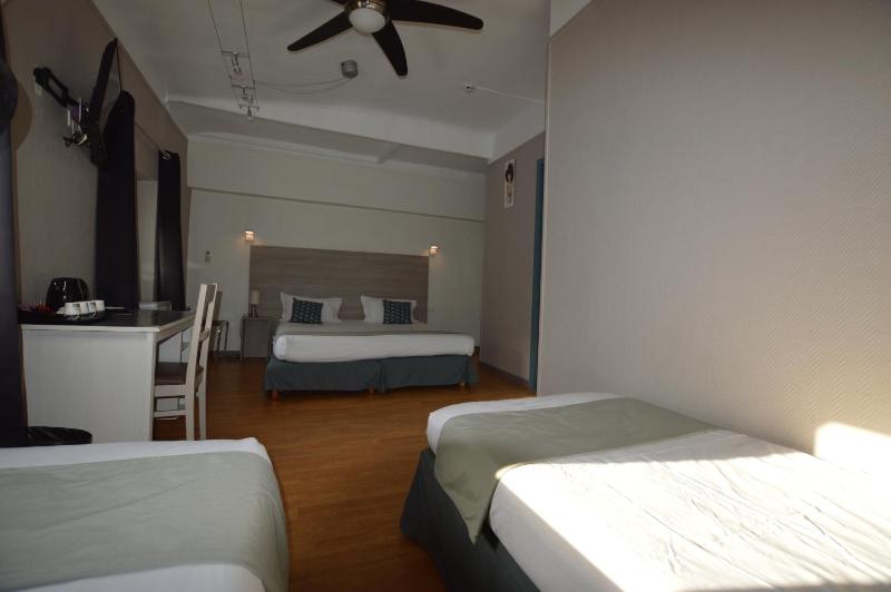 Quadruple Room image 1