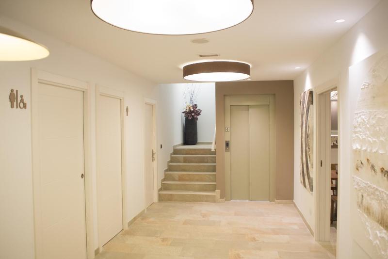 Single Room with Mountain View image 3