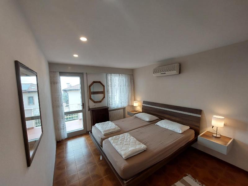 Formica Townhouse - image 4