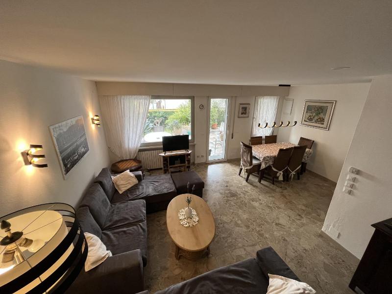 Formica Townhouse - image 6