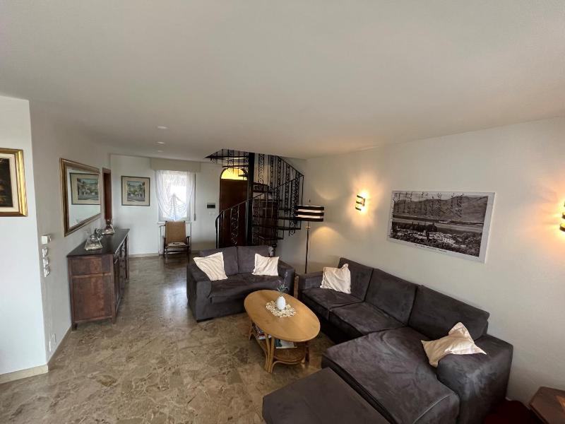 Formica Townhouse - image 7