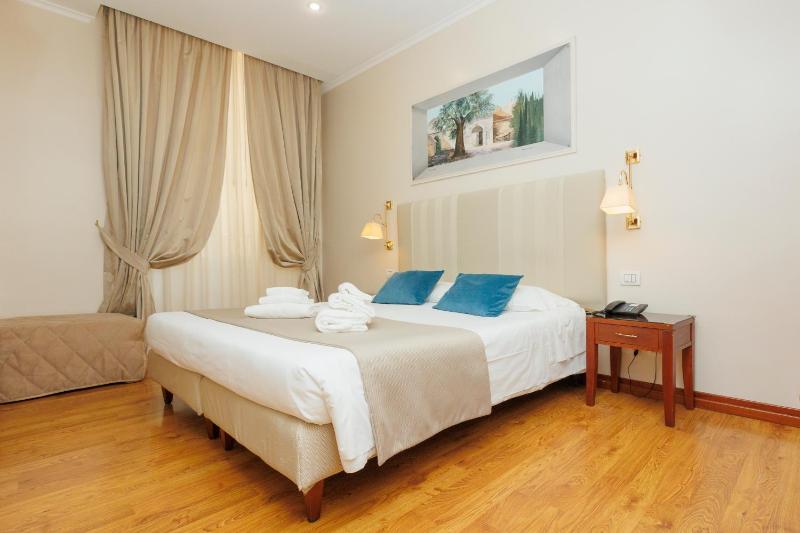 Standard Double or Twin Room image 1