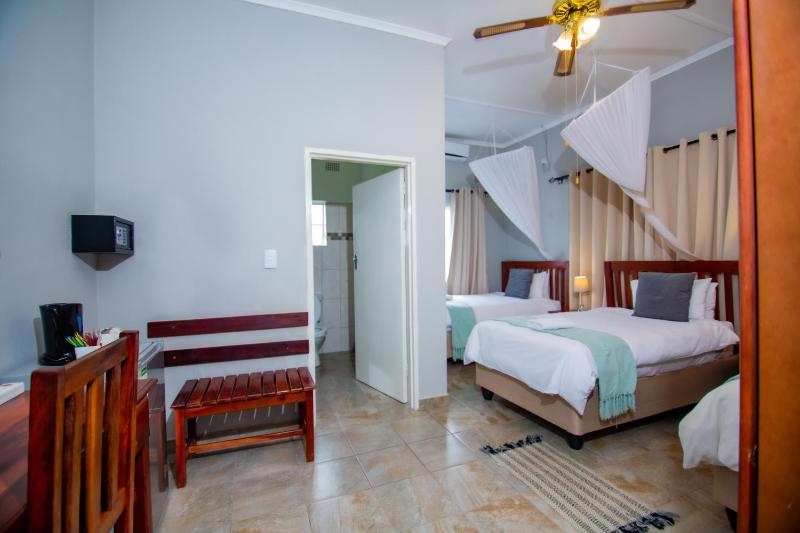 Dzimbahwe Guest Lodge - image 10