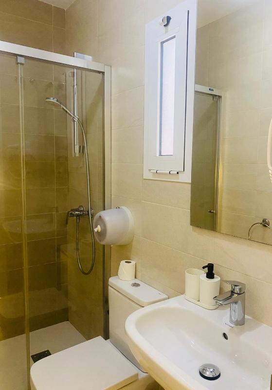 Single Room image 3