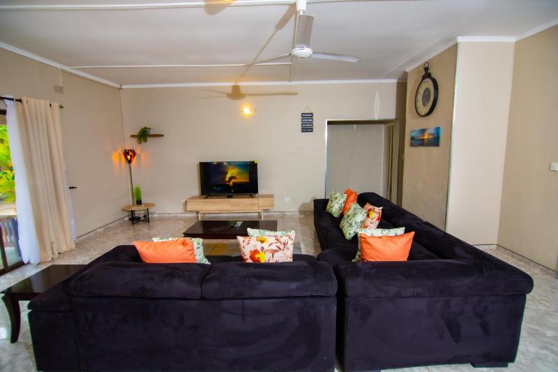 Dzimbahwe Guest Lodge - image 8