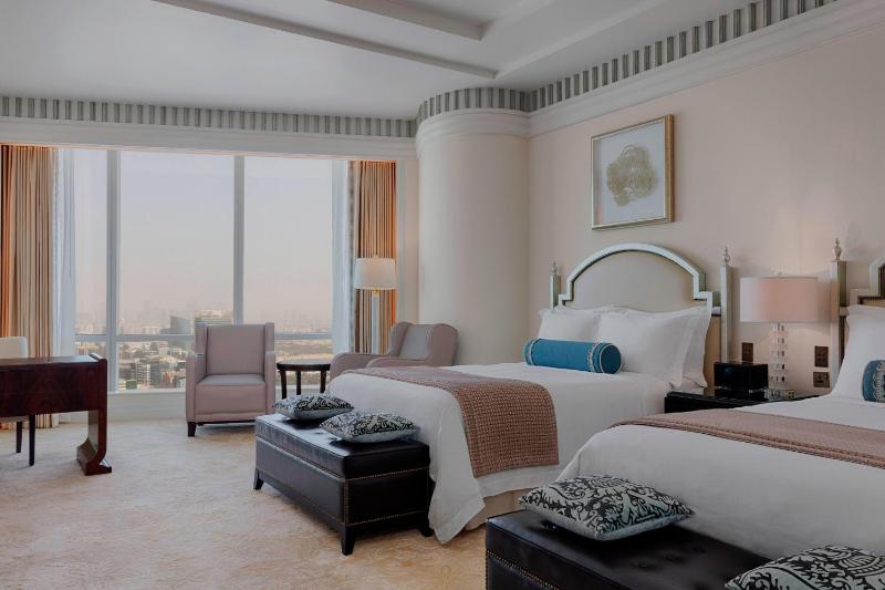 Superior Double Room with Two Double Beds and Partial Sea View image 3