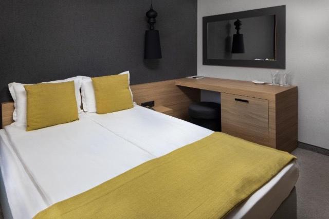 Single Room image 4