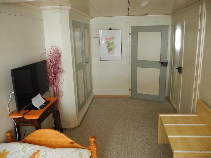 Budget Single Room image 3
