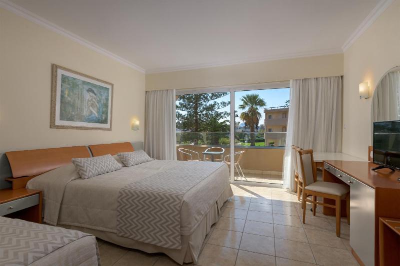 Studio with Garden View (3 Adults) image 1
