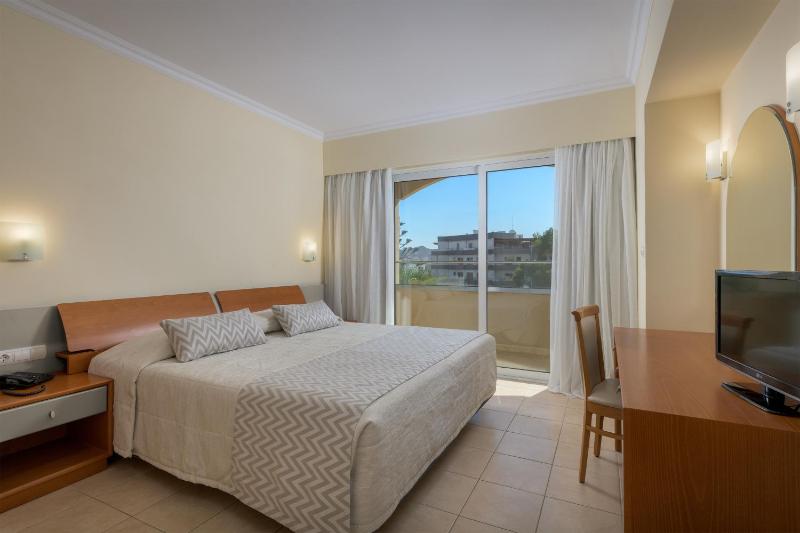 Apartment with Garden View (4 Adults) image 1