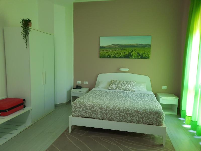 Double Room with Patio image 4