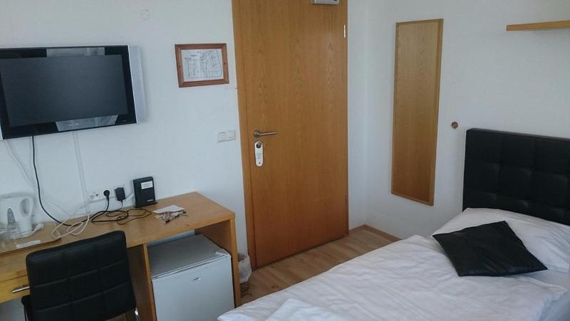 101 Guesthouse Hotel - image 7
